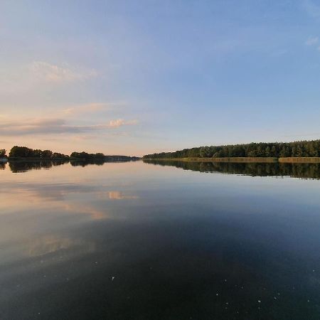Luett Huett Hotell Rechlin Exteriör bild