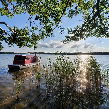 Luett Huett Hotell Rechlin Exteriör bild