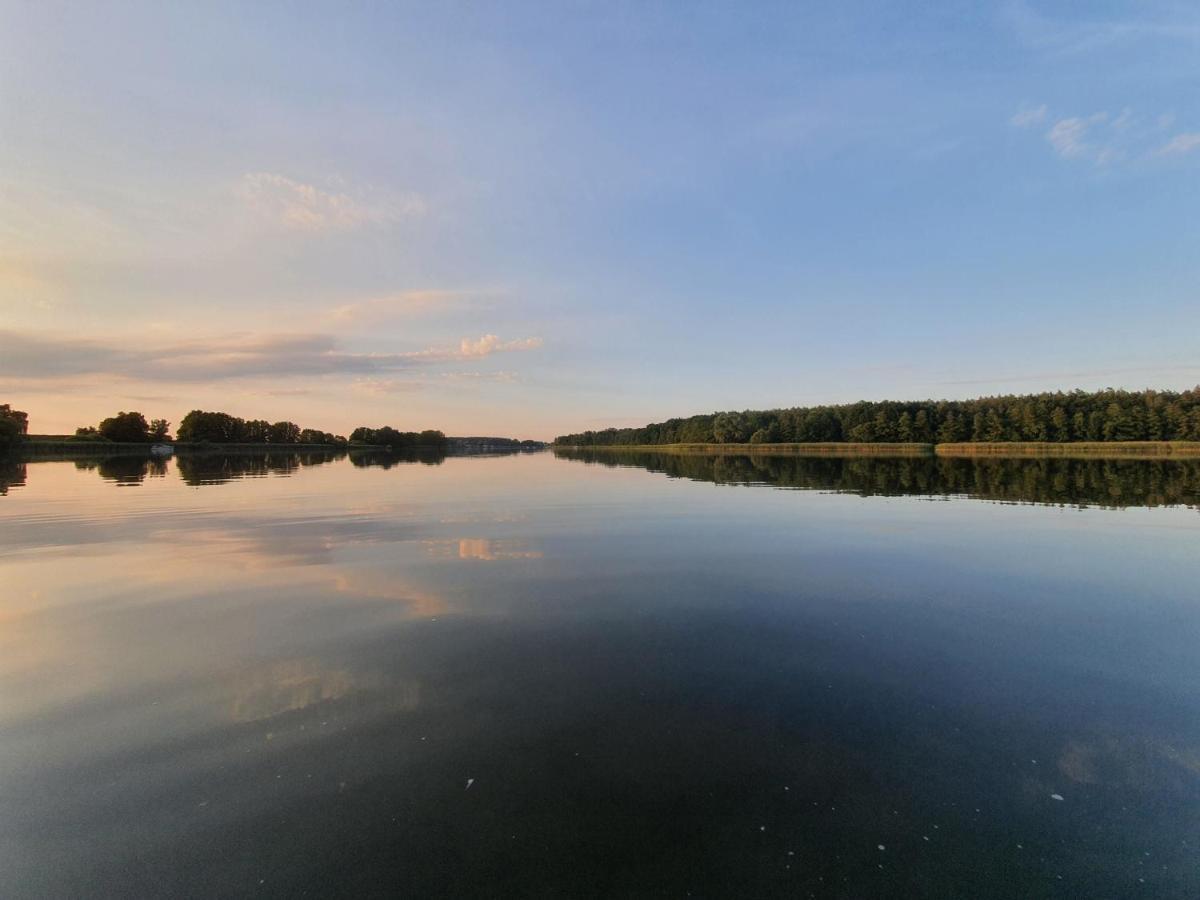Luett Huett Hotell Rechlin Exteriör bild