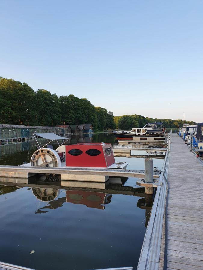 Luett Huett Hotell Rechlin Exteriör bild